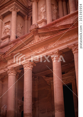 View of the Al-Khazneh Palace or Treasury in Petra, Jordan. 101393954