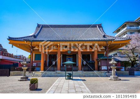 The main hall shining in the spring blue sky Kyoto Japan The main hall shining in the spring blue sky Kyoto Japan 101395493
