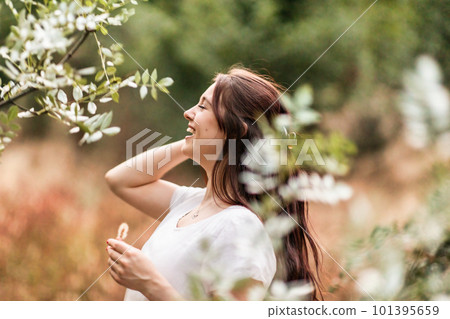 Young woman enjoy nature in autumn season. Lifestyle female portrait elegance retro fashion 101395659