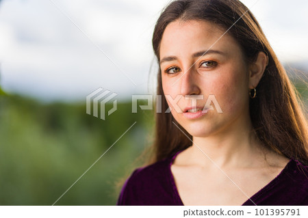 headshot hispanic italian woman. dancer  101395791