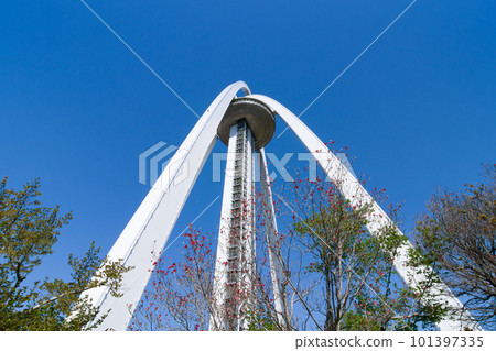 A tower that shines in the blue sky Ichinomiya City, Aichi Prefecture 101397335