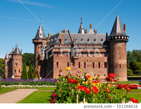 Exterior view of De Haar Castle under clear sky 101398618