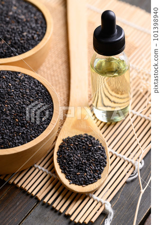 Black sesame seed and oil, Food ingredients in Asian cuisine Black sesame seed and oil, Food ingredients in Asian cuisine 101398940