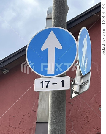 路標直走 101401148