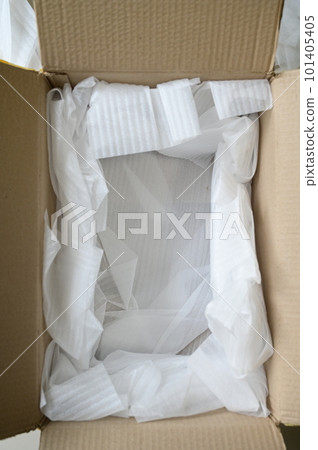 white wrap bubble put in brown box white wrap bubble put in brown box 101405405