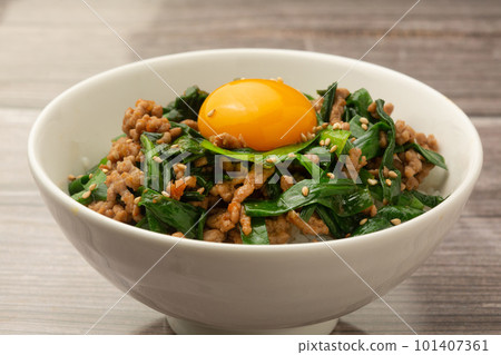 Minced meat and leek stamina bowl Minced meat and leek stamina bowl 101407361