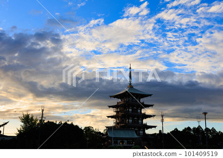 Early morning blue sky and five-storied pagoda 101409519