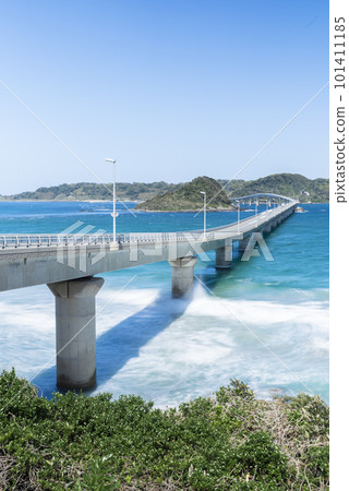 【縱向照片】山口縣下關市角島大橋 【縱向照片】山口縣下關市角島大橋 101411185