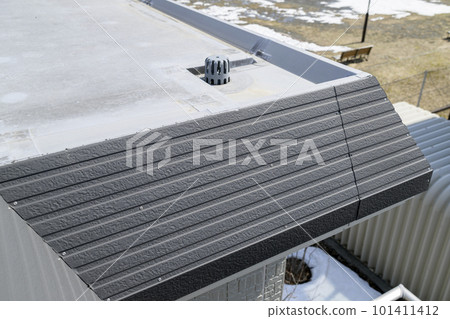 粉刷前的屋簷（家庭裝修前後） 101411412