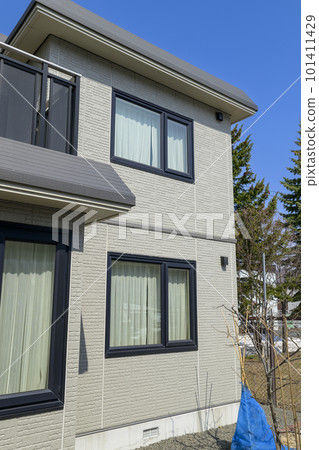 外牆粉刷前的住宅牆面（房屋裝修前後） 101411429