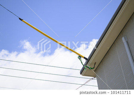 Protective pipes attached to electric wires (preparation for housing renovation work) 101411711