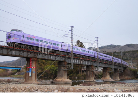 381系超級八雲色特快八雲渡過高橋川_2023年3月17日拍攝 381系超級八雲色特快八雲渡過高橋川_2023年3月17日拍攝 101413963