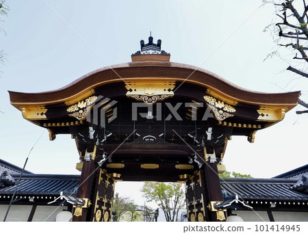 Nishi Hongan-ji Temple, Higashi Hongan-ji Temple, Jodo Shinshu, Shinshu Otani School, Head Temple, Shinshu Honmyo, Goei-do, Sect Founder, Shinran Shonin, Religion 101414945