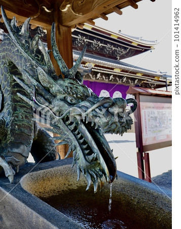 Nishi Hongan-ji Temple, Higashi Hongan-ji Temple, Jodo Shinshu, Shinshu Otani School, Head Temple, Shinshu Honmyo, Goei-do, Sect Founder, Shinran Shonin, Religion 101414962