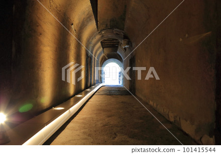 Besshi Copper Mine Industrial Heritage "Former Hadeba Hydroelectric Power Station" Looking at the entrance from the back of the outlet Besshi Copper Mine Industrial Heritage "Former Hadeba Hydroelectric Power Station" Looking at the entrance from the back of the outlet 101415544