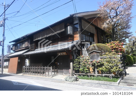 Teradaya (a boathouse in Fushimi, Kyoto Prefecture) and the stage of history 101418104