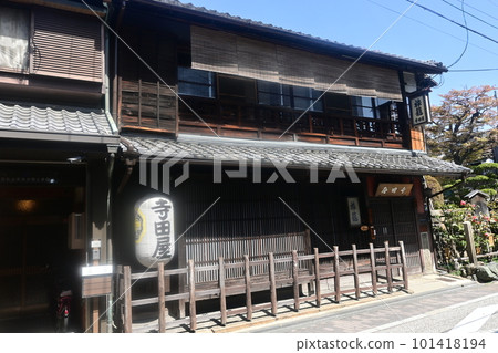 Teradaya (a boathouse in Fushimi, Kyoto Prefecture) and the stage of history Teradaya (a boathouse in Fushimi, Kyoto Prefecture) and the stage of history 101418194