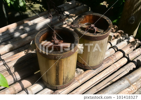 Teradaya (a boathouse in Fushimi, Kyoto Prefecture) and a well at the time of the Meiji Restoration 101418327