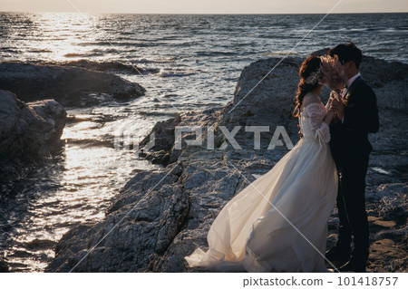 wedding photo by the sea 101418757