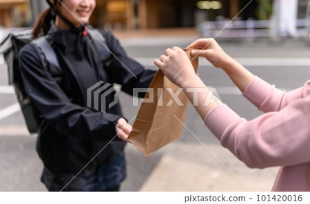 distributor, delivering, delivery 101420016