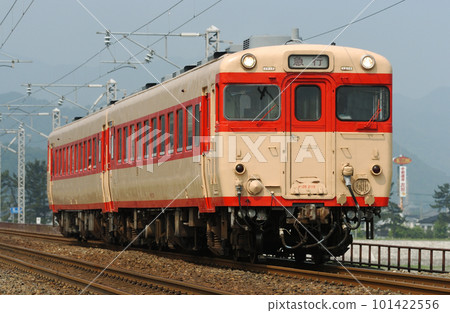 北陸本線 Aomi-Itoigawa JR West Kiha 28-2119 + Kiha 58-596 (Kanazawa) Revival Hakuba 101422556