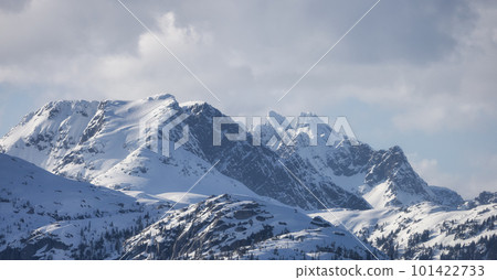 Tantalus Range Mountain covered in Snow. Canadian Landscape Nature Background 101422733