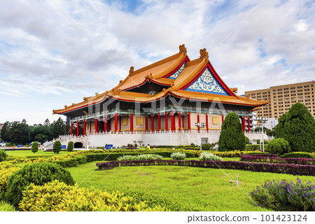 Building view of the National theater in the National Taiwan Democracy Memorial Hall, Taipei, Taiwan. Magnificent Chinese-style palace building. 101423124
