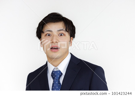 男性商人感到驚訝 101423244