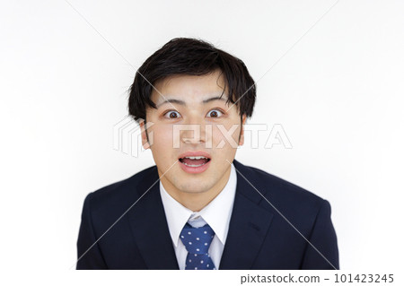 男性商人感到驚訝 男性商人感到驚訝 101423245