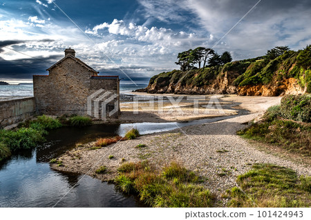 Beach Plage Du Ris At City Douarnenez At The Finistere Atlantic Coast In Brittany, France 101424943