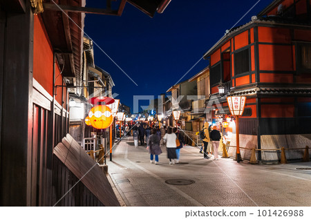 夜晚的京都祗園花見小路 101426988