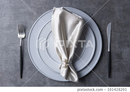 Plate and napkin cutlery setting 101428201