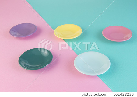 五顏六色的小盤子五顏六色的背景 101428236