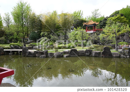 Chinese garden with a pond① Chinese garden with a pond① 101428320