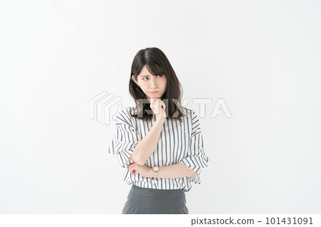 Worried woman Casual Worried woman Casual 101431091