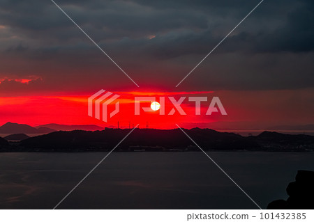 Sunset of the Seto Inland Sea 101432385