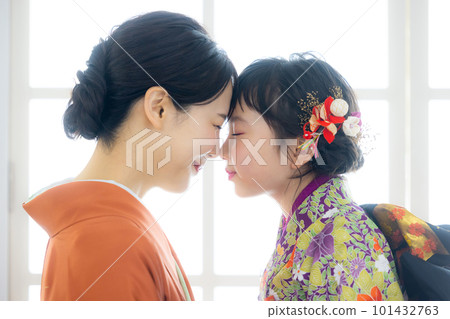 Kimono girl 101432763