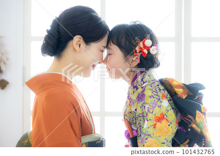 Kimono girl 101432765