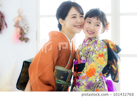 Kimono girl 101432768