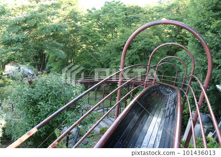 slide in nature 101436013