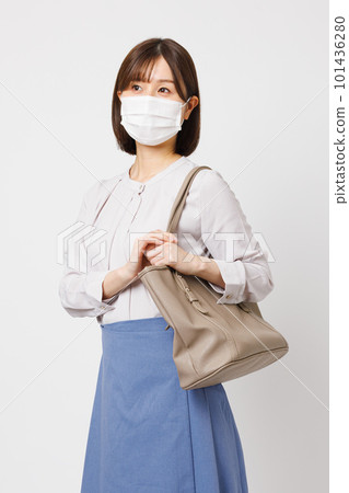 Commuter image 101436280