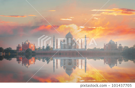 monument architecture Taj Mahal in Agra 101437705