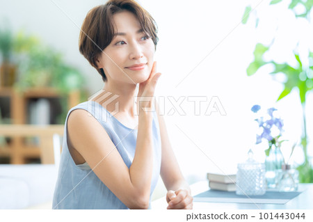 Women beauty lifestyle living skin care Women beauty lifestyle living skin care 101443044