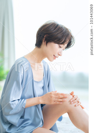 Women beauty lifestyle living skin care Women beauty lifestyle living skin care 101443069