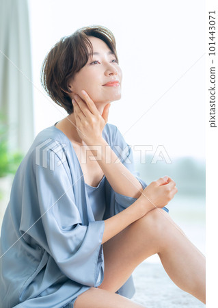 Women beauty lifestyle living skin care Women beauty lifestyle living skin care 101443071