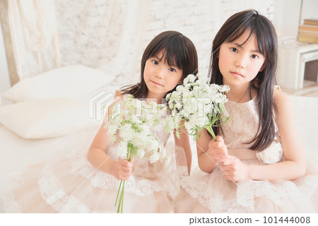 Sister in a dress 101444008