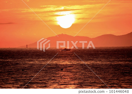 朝陽爬藏王山，漁船出海 101446048