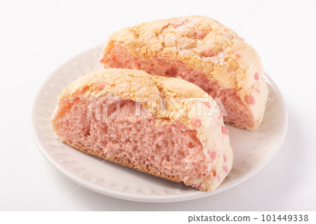 草莓牛奶巧克力片甜瓜麵包 101449338