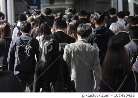 通勤人的背影 通勤人的背影 101450422