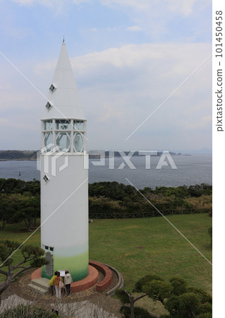 俯瞰大海的燈塔 101450458